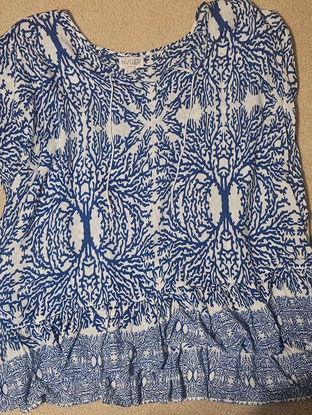 NVELOP beach cover-up features a vibrant, coastal-inspired design Size L/XL - Picture 2 of 8